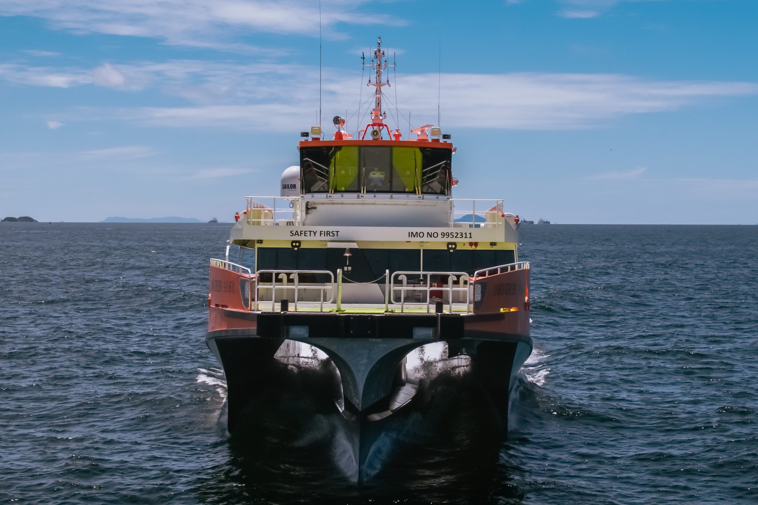 trimaran crew transfer vessel